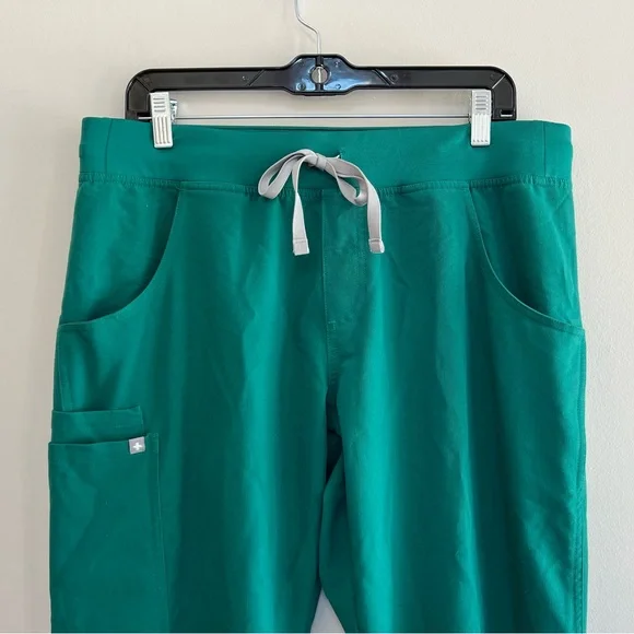 FIGS Women’s Kade Cargo Scrub Straight Leg Pants, Hunter Green (PO# 1700), L - Picture 6 of 11